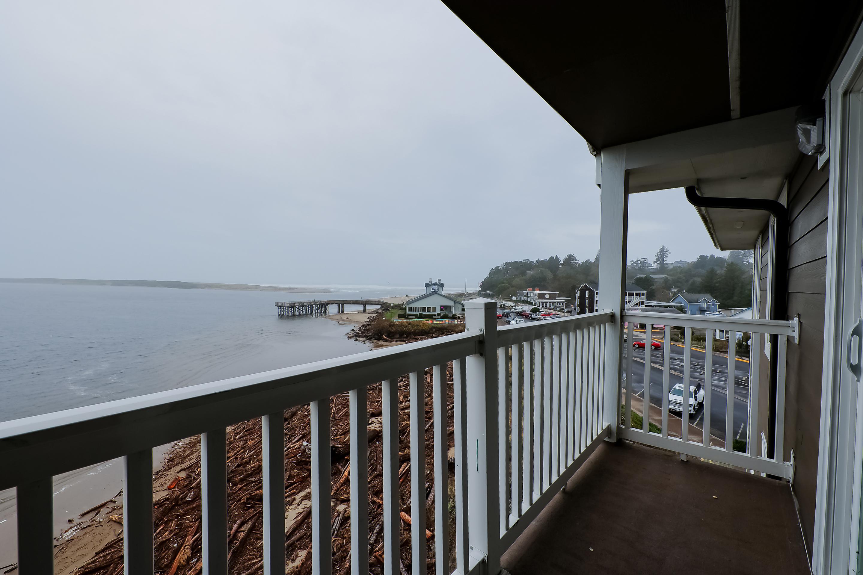 Siletz Bay Beachfront Hotel By Oyo Lincoln City Exterior photo