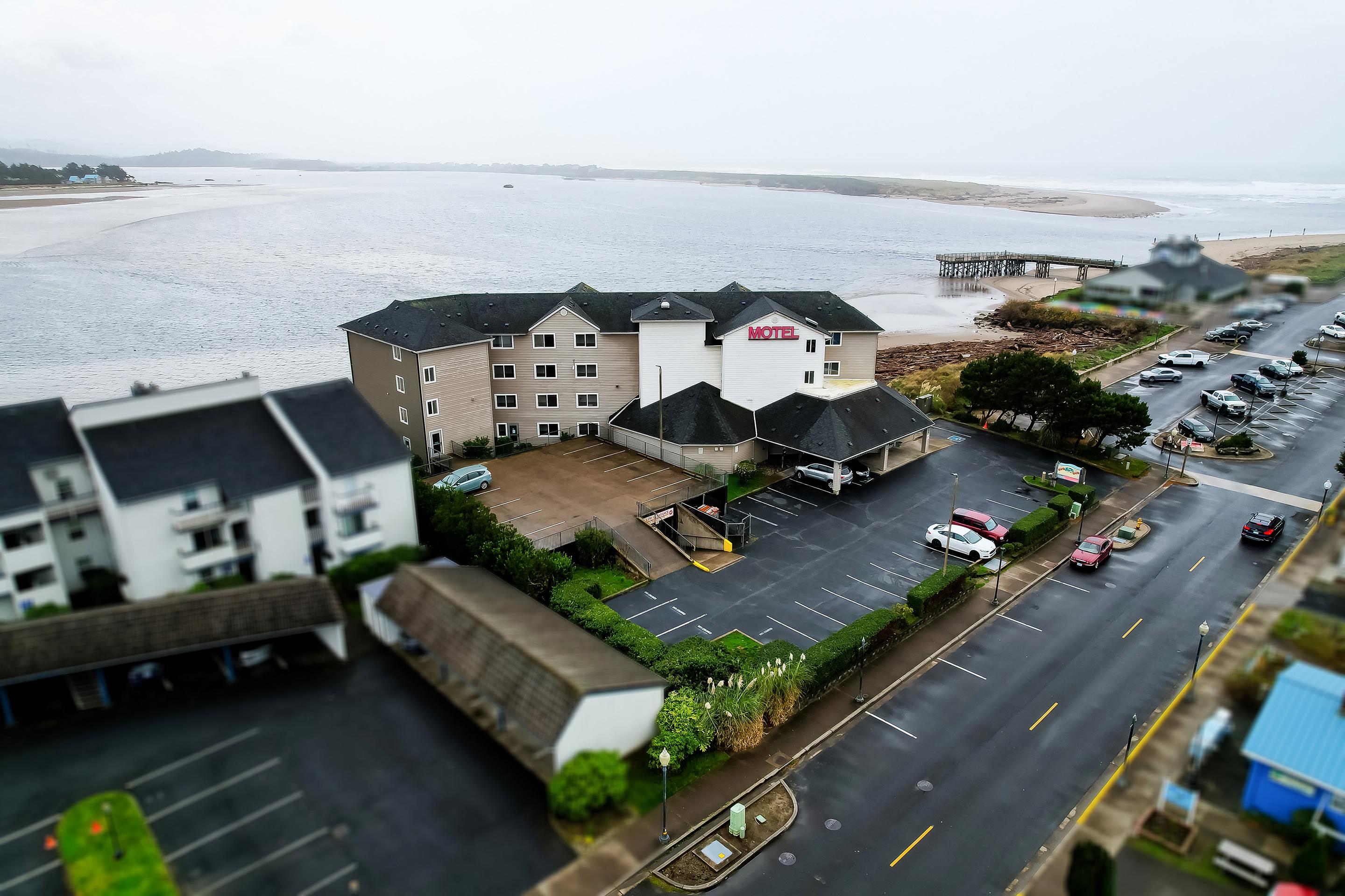 Siletz Bay Beachfront Hotel By Oyo Lincoln City Exterior photo